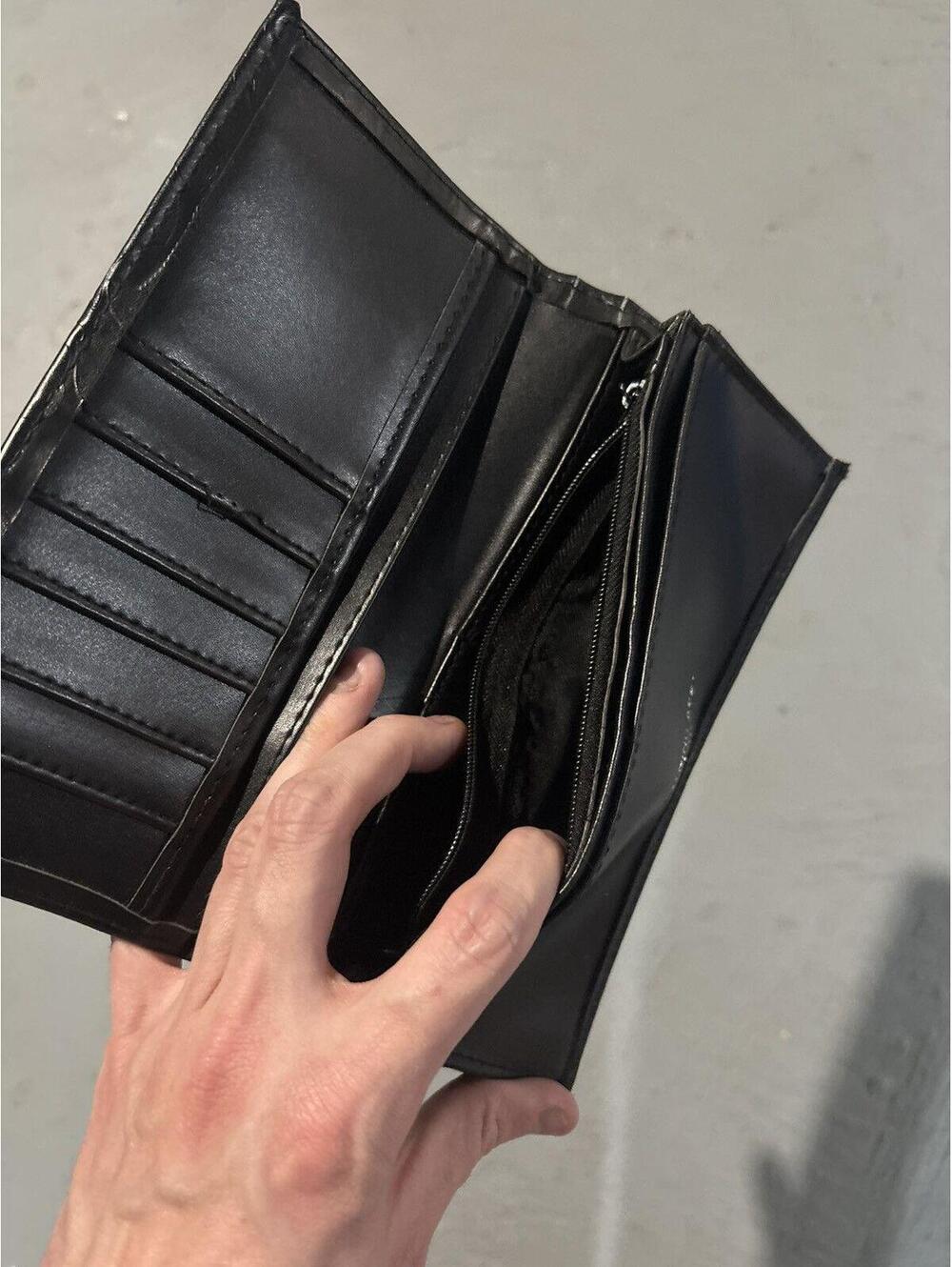 BAPE Long Wallet - Picture 7 of 7